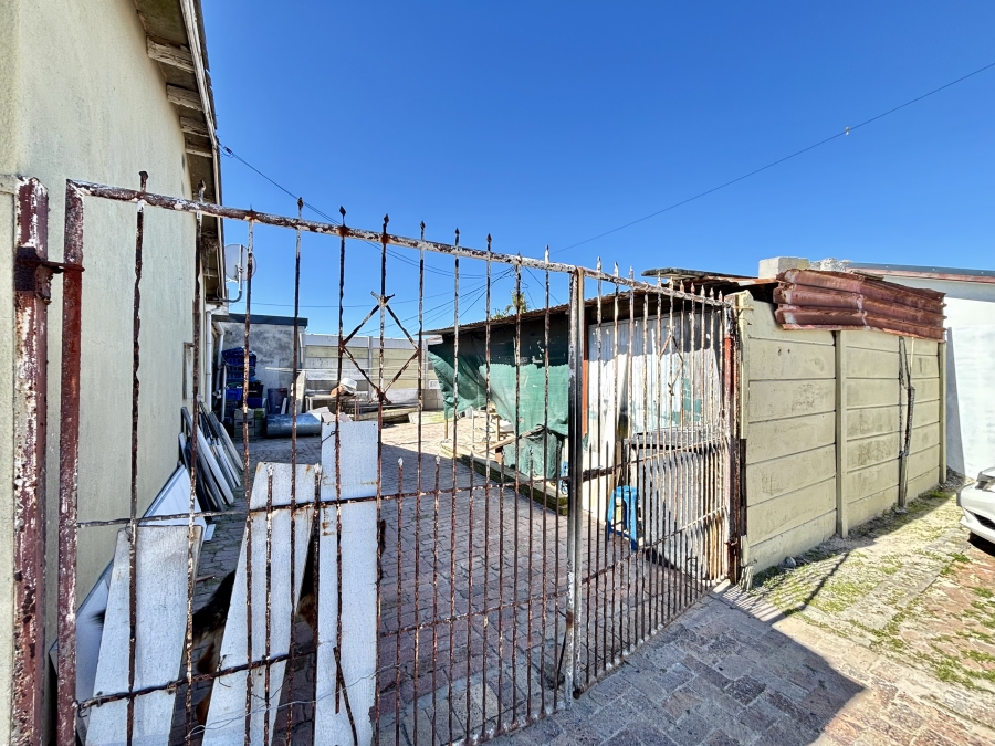 4 Bedroom Property for Sale in Lotus River Western Cape